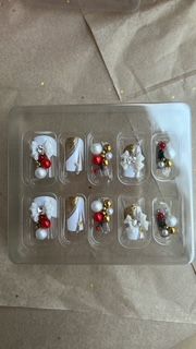 KIT BEAUTÉ DE NOËL ÉDITION LIMITÉE – ÉCLAT, PAILLETTES & FÉMINITÉ ✨🎁